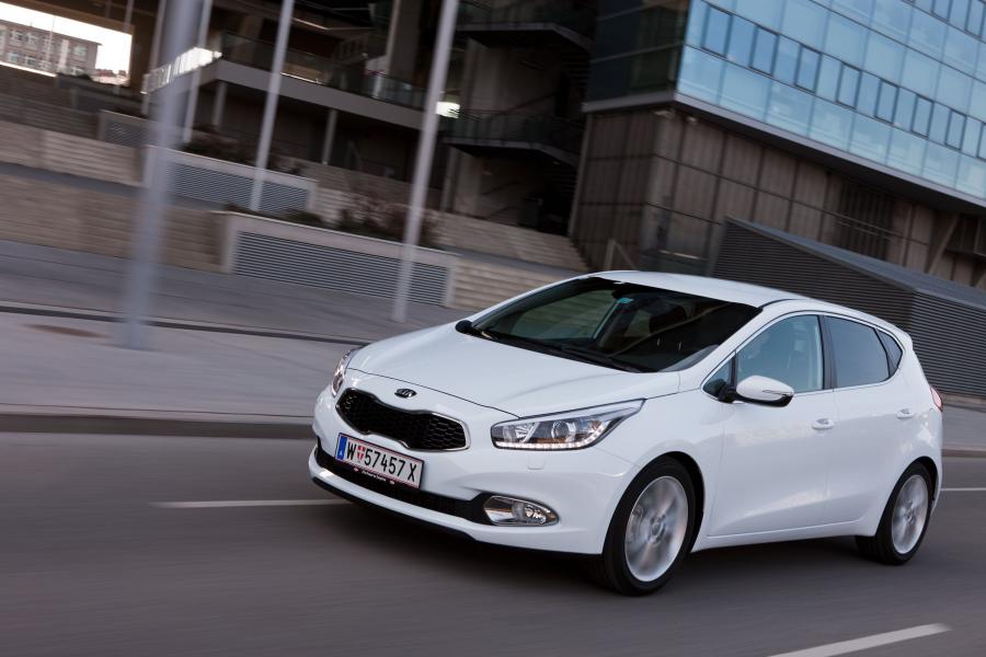 Kia cee&rsquo;d 2012 года  (фото 68 из 72)